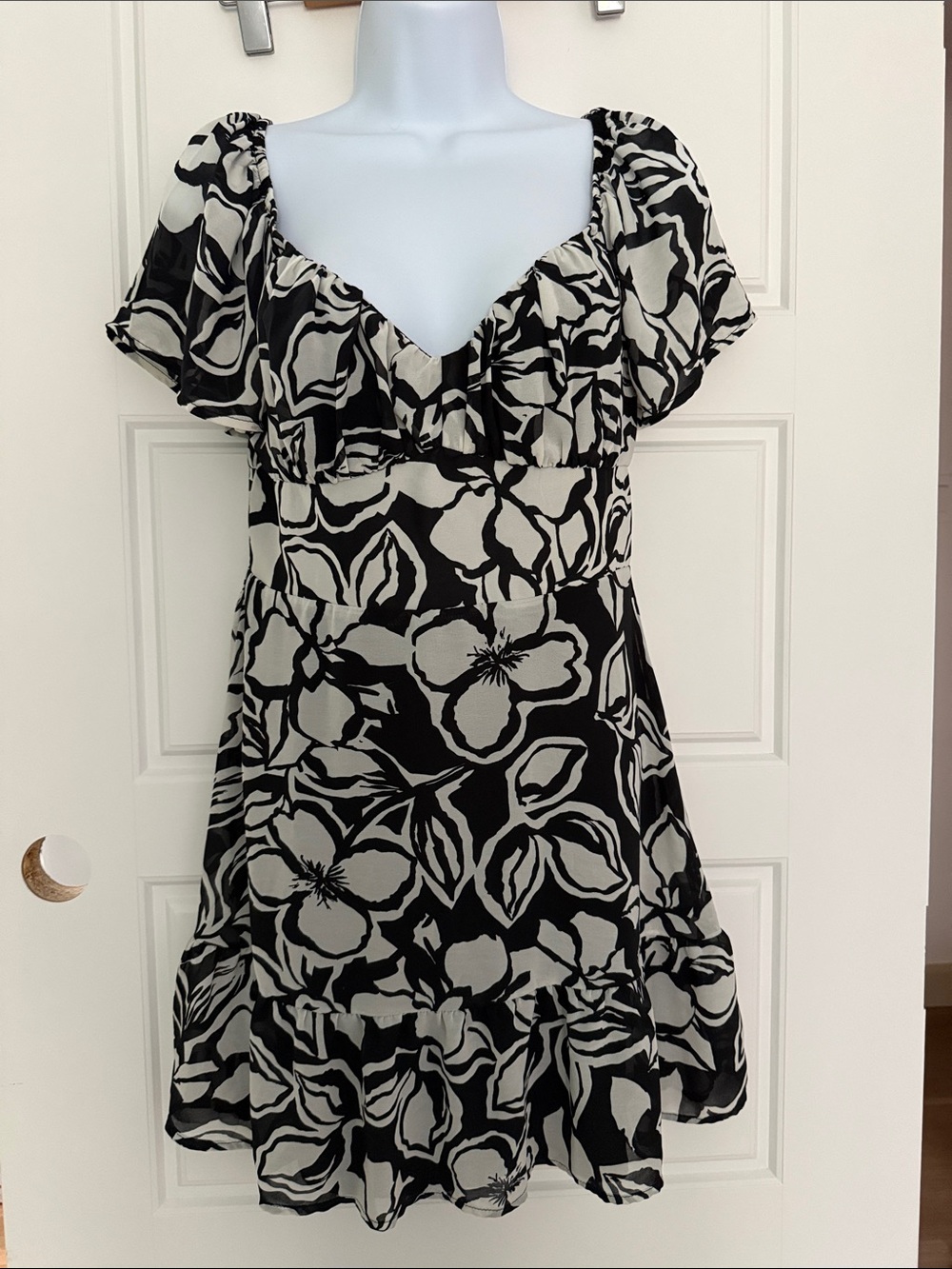 Dynamite Black & White Floral Ruffle Mini Dress